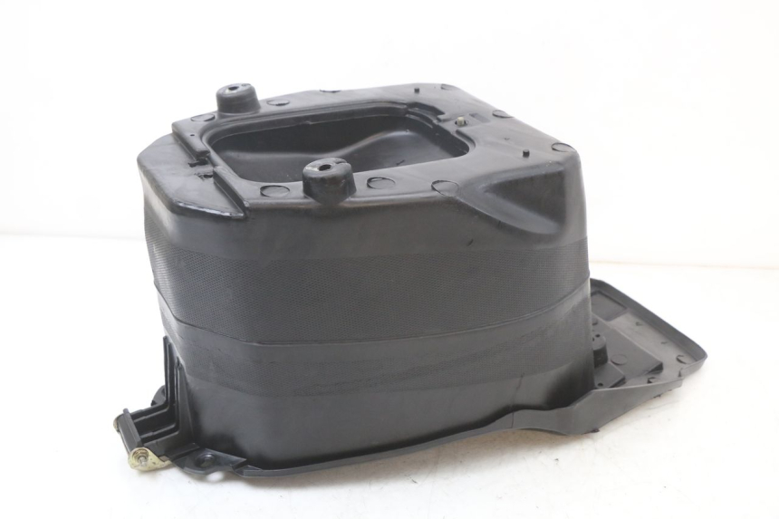 photo de UNDERSEAT STORAGE TNT MOTOR ROMA 10' 2T 50 (2011 - 2018) - Surface and material condition