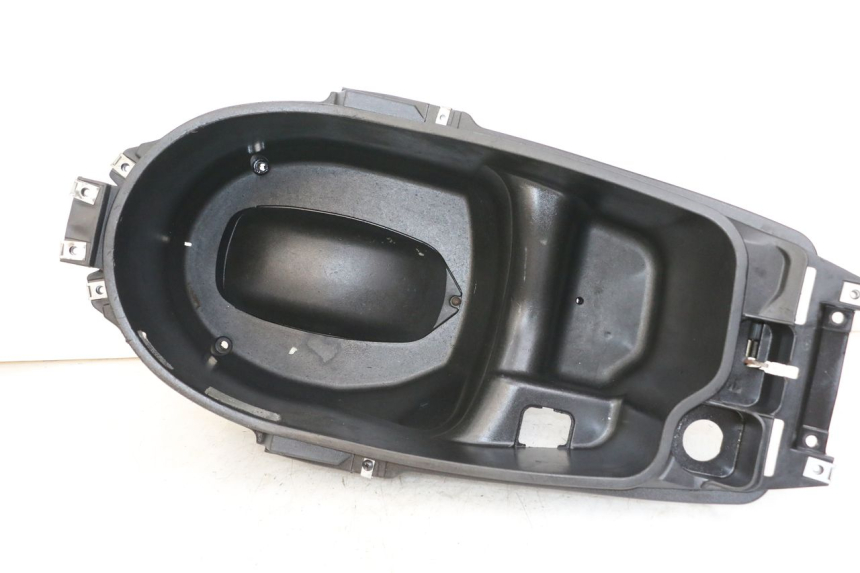 photo de UNDERSEAT STORAGE GILERA RUNNER LC 50 (1997 - 1998) - Main view