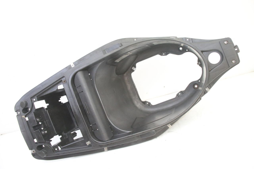 photo de UNDERSEAT STORAGE GILERA RUNNER SP 50 (2006 - 2008) - Alternative perspective