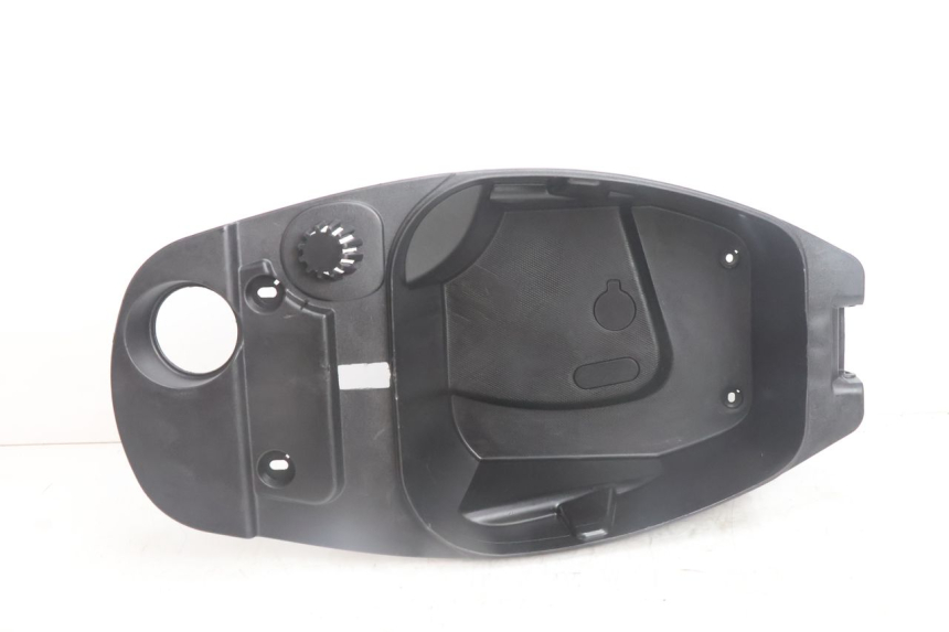 photo de UNDERSEAT STORAGE JM MOTORS SANTANA EVO 50 (2024 - 2026) - Zoom on usage condition