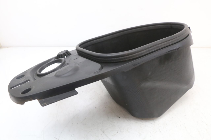 photo de UNDERSEAT STORAGE JM MOTORS SANTANA 50 (2014 - 2023) - Zoom on usage condition