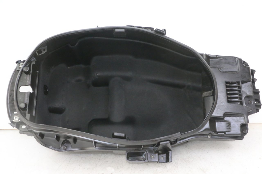 photo de UNDERSEAT STORAGE PEUGEOT SATELIS 125 (2013 - 2018) - Main view