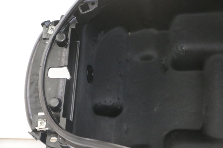 photo de UNDERSEAT STORAGE PEUGEOT SATELIS 125 (2013 - 2018) - Checked used part