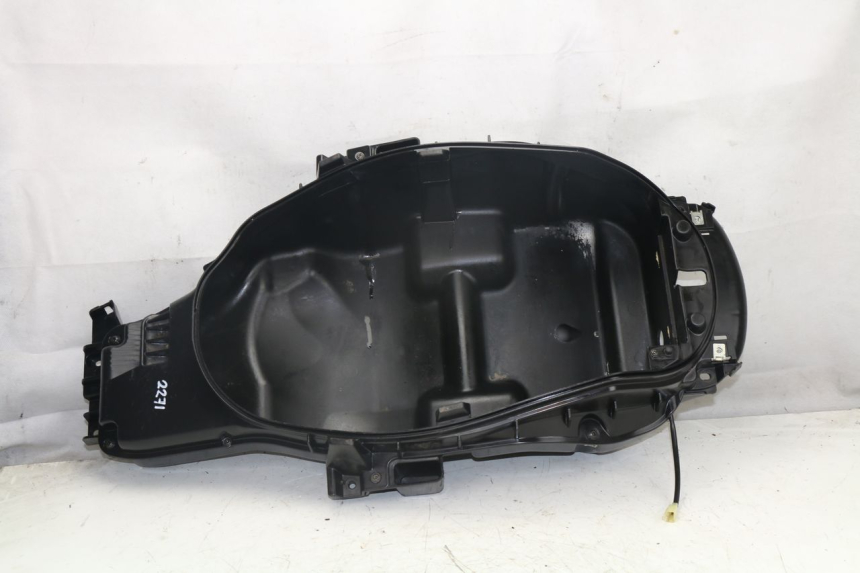 photo de UNDERSEAT STORAGE PEUGEOT SATELIS 400 (2007 - 2013) - Product overview