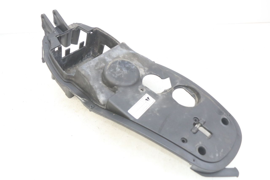 photo de SEAT STORAGE BOX APRILIA SCARABEO 100 (2003 - 2012) - Zoom on usage condition