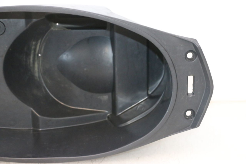 photo de UNDERSEAT STORAGE FYM SCOOTERONE 125 (2006 - 2008) - Surface and material condition