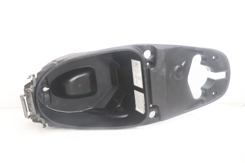 photo de UNDERSEAT STORAGE HONDA SCV LEAD 100 (2003 - 2007) - Component detail