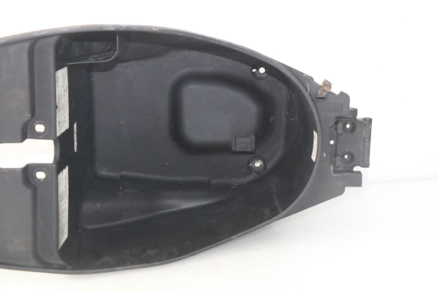 photo de UNDERSEAT STORAGE HONDA SES DYLAN 125 (2002 - 2006) - Technical close-up