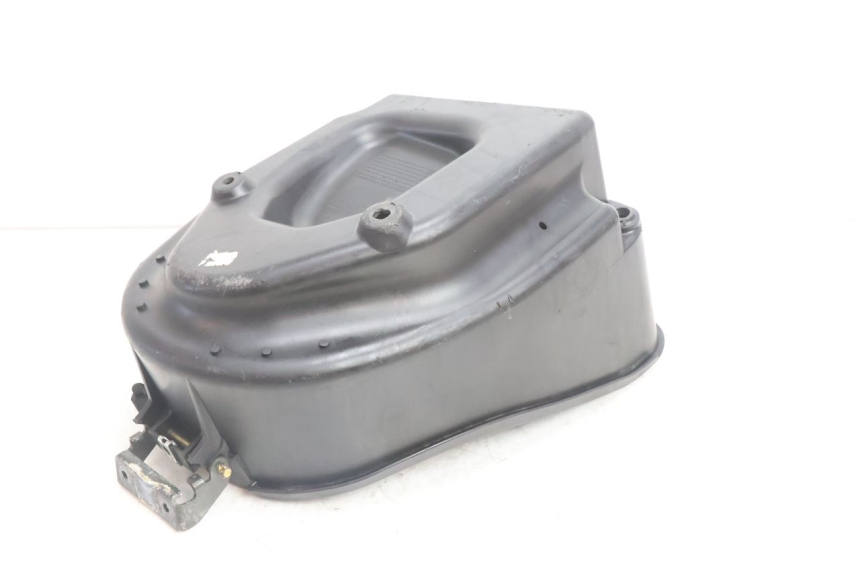 photo de UNDERSEAT STORAGE HONDA SH 125 (2001 - 2003) - Distinctive features