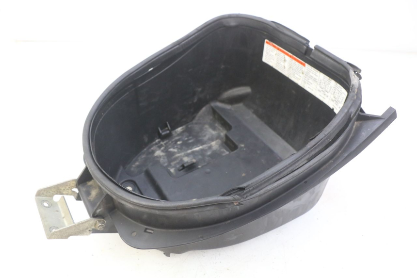 photo de SEAT STORAGE BOX SUZUKI SIXTEEN 125 (2008 - 2010) - Main view