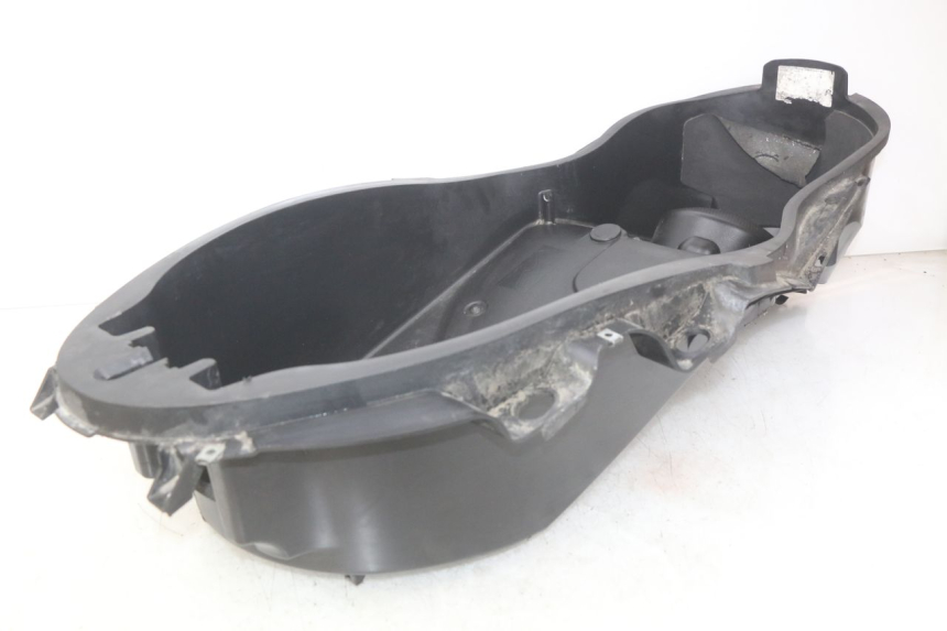 photo de SEAT STORAGE BOX MBK SKYCRUISER 125 (2010 - 2013) - Fixing points details