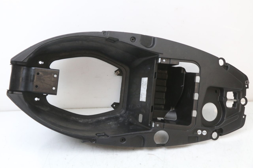 photo de UNDERSEAT STORAGE APRILIA SR 2T 50 (2018 - 2022) - Zoom on usage condition
