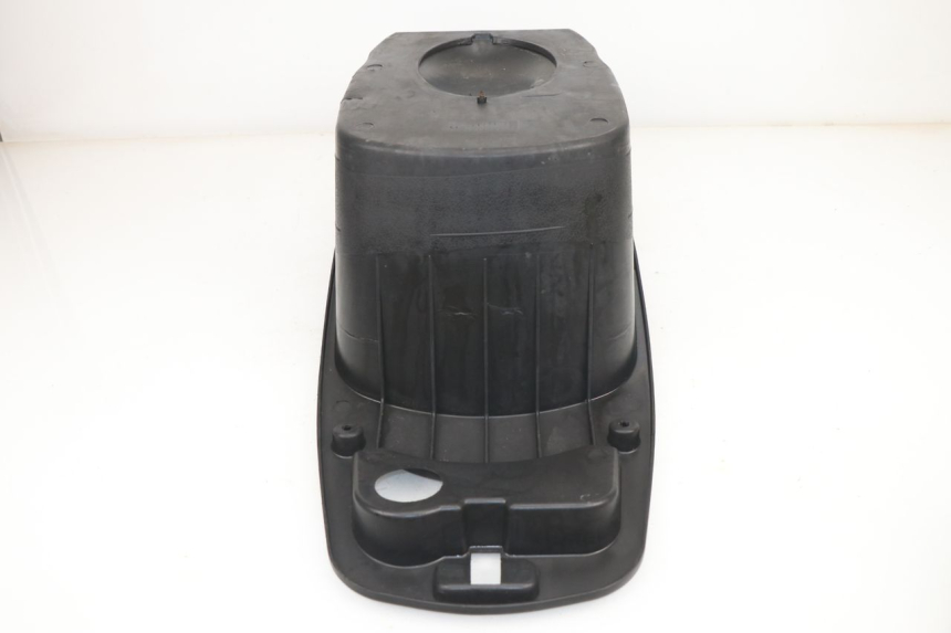 photo de UNDERSEAT STORAGE PEUGEOT SUM UP 125 (2008 - 2013) - Zoom on usage condition