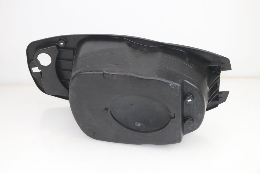 photo de UNDERSEAT STORAGE PEUGEOT SUM UP 125 (2008 - 2013) - Fixing points details