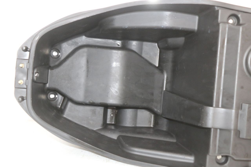 photo de UNDERSEAT STORAGE KYMCO SUPER 8 4T 50 (2021 - 2024) - Component detail