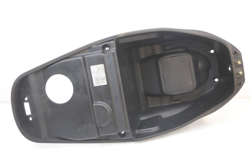 photo de UNDERSEAT STORAGE KYMCO SUPER 8 125 (2008 - 2015) - Zoom on usage condition