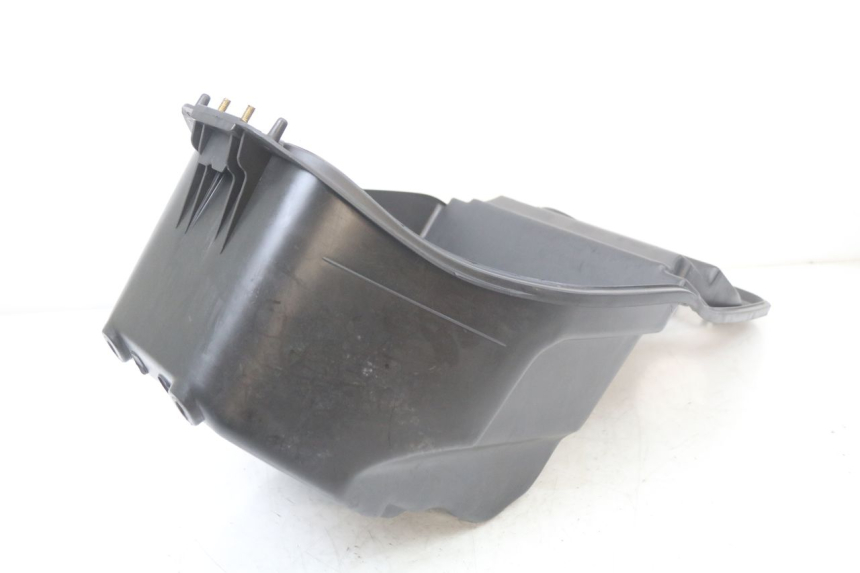photo de UNDERSEAT STORAGE KYMCO SUPER 8 125 (2008 - 2015) - Technical close-up