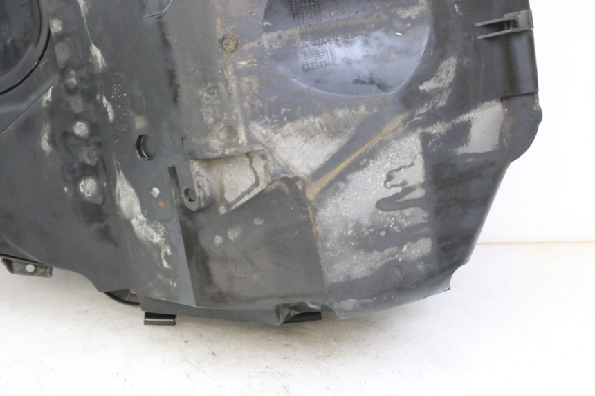 photo de UNDERSEAT STORAGE SUZUKI BURGMAN 125 (2015 - 2017) - Technical close-up