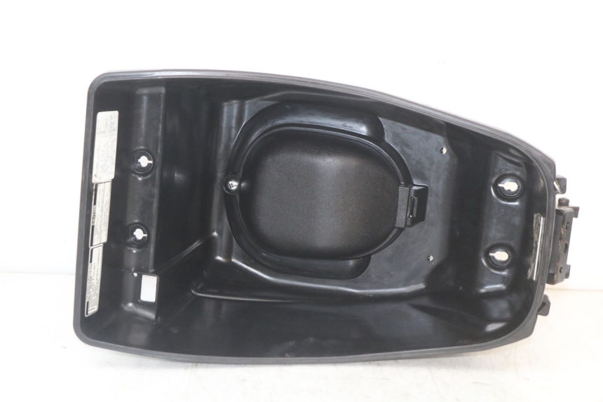 photo de SEAT STORAGE BOX SYM ORBIT 2 4T 50 (2008 - 2017) - Technical close-up