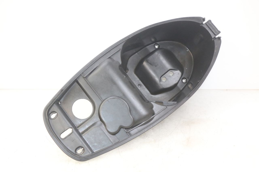 photo de SEAT STORAGE BOX PEUGEOT TWEET 4T 50 (2010 - 2014) - Zoom on usage condition