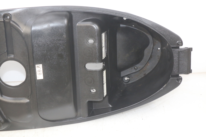 photo de SEAT STORAGE BOX PEUGEOT TWEET 4T 50 (2018 - 2022) - Zoom on usage condition