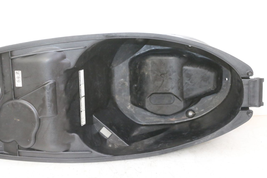 photo de SEAT STORAGE BOX PEUGEOT TWEET 4T 50 (2018 - 2022) - Checked used part