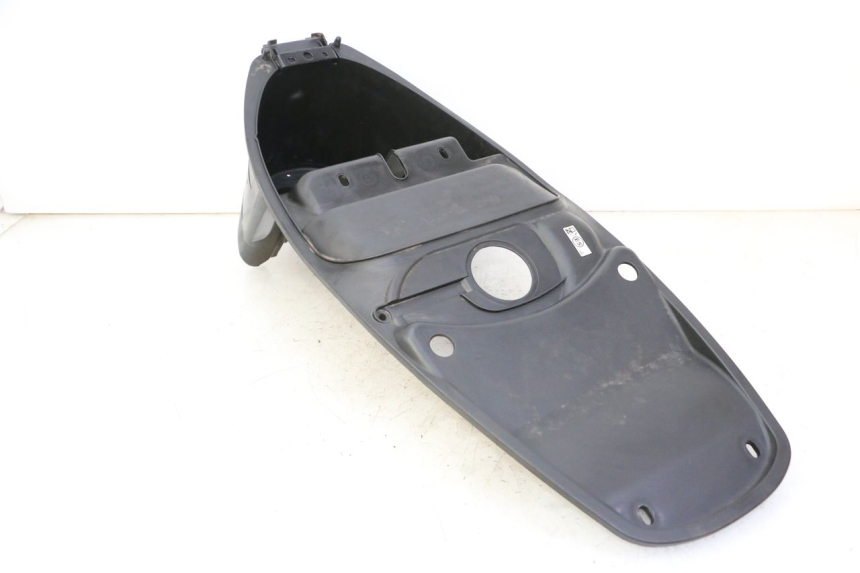 photo de UNDERSEAT STORAGE PEUGEOT TWEET PRO CARGO 50 (2018 - 2022) - Technical close-up