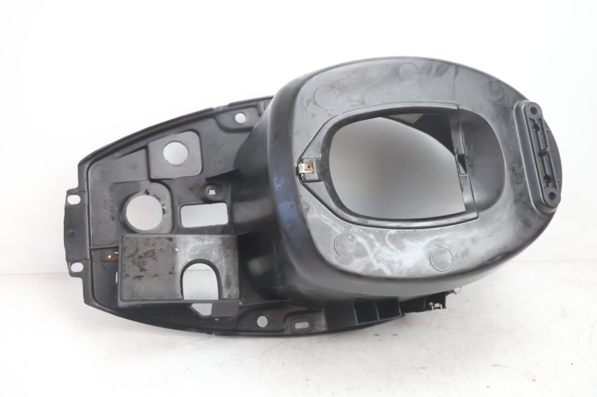photo de UNDERSEAT STORAGE PIAGGIO TYPHOON 50 (2000 - 2009) - Fixing points details