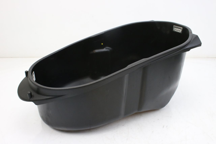 photo de UNDERSEAT STORAGE PIAGGIO VESPA GTS IGET ABS 125 (2017 - 2023) - Fixing points details