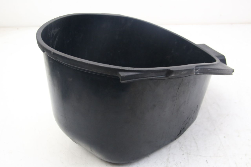 photo de SEAT STORAGE BOX PIAGGIO VESPA SPRINT 2T 50 (2014 - 2018) - Alternative perspective