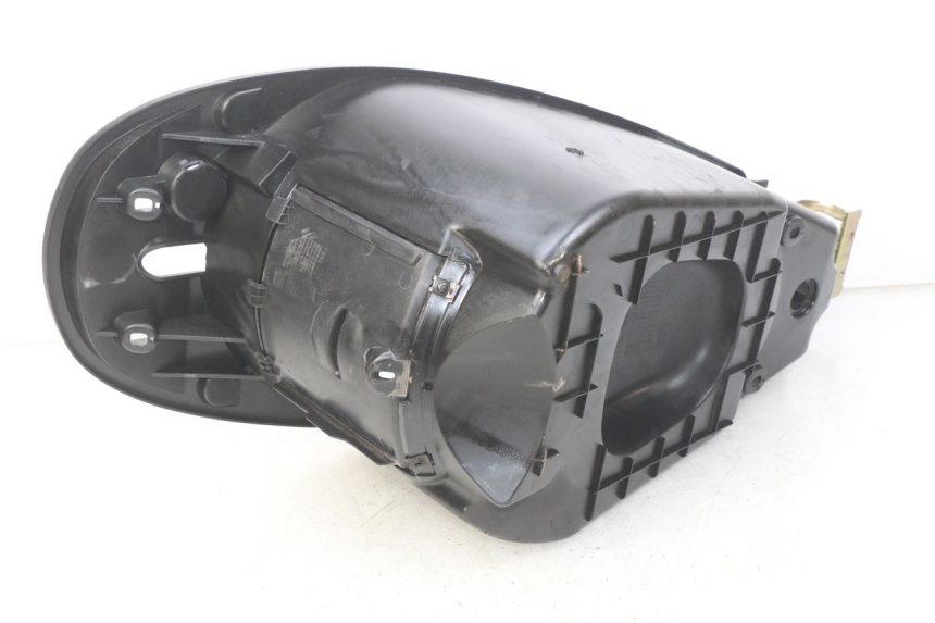 photo de SEAT STORAGE BOX PEUGEOT VIVACITY NEW 4T 50 (2008 - 2017) - Zoom on usage condition