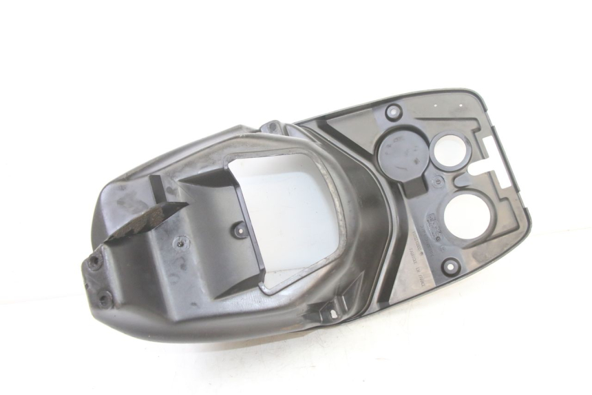 photo de UNDERSEAT STORAGE PEUGEOT VIVACITY 50 (2004 - 2009) - Surface and material condition