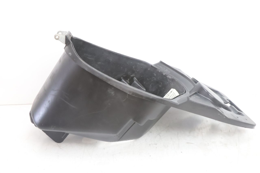 photo de UNDERSEAT STORAGE PEUGEOT VIVACITY 100 (1999 - 2008) - Fixing points details