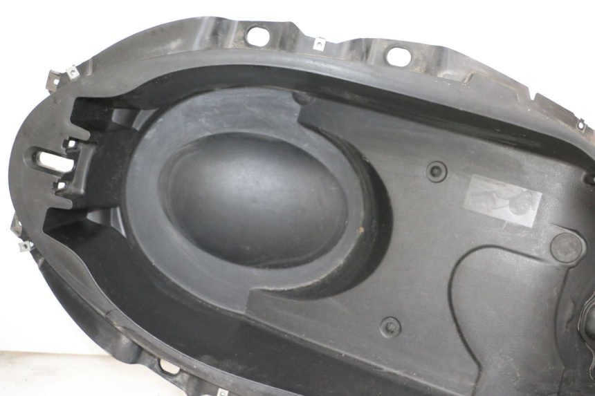 photo de SEAT STORAGE BOX YAMAHA X-MAX XMAX 125 (2010 - 2013) - Fixing points details