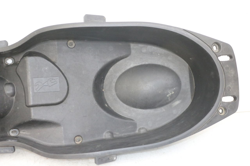 photo de SEAT STORAGE BOX YAMAHA XMAX X-MAX 125 (2006 - 2009) - Surface and material condition