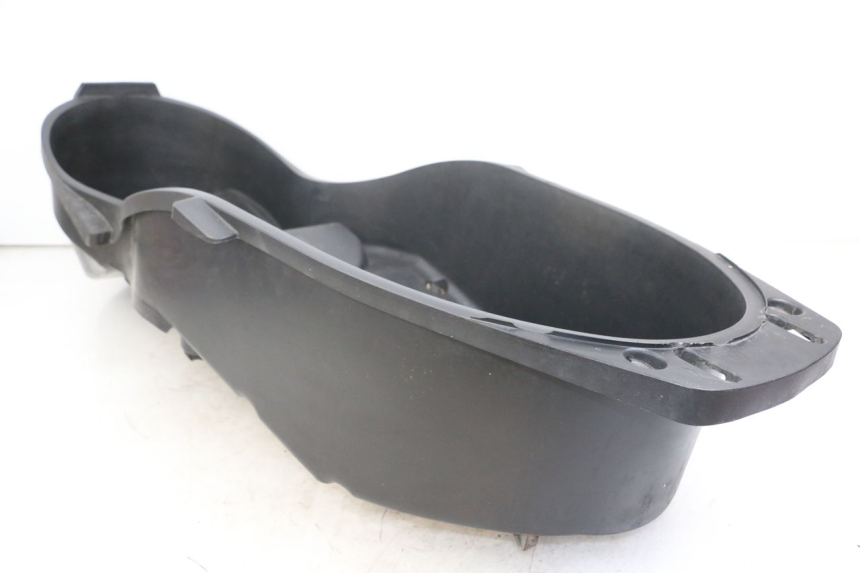 photo de SEAT STORAGE BOX YAMAHA XMAX X-MAX 125 (2006 - 2009) - Technical close-up