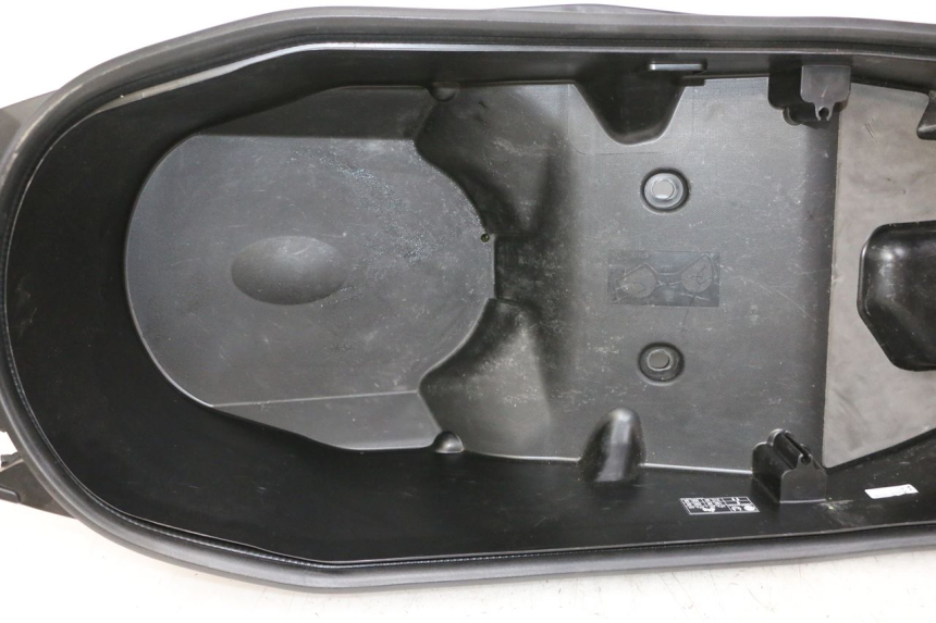 photo de UNDERSEAT STORAGE YAMAHA XMAX X-MAX 125 (2021 - 2025) - Markings and original references