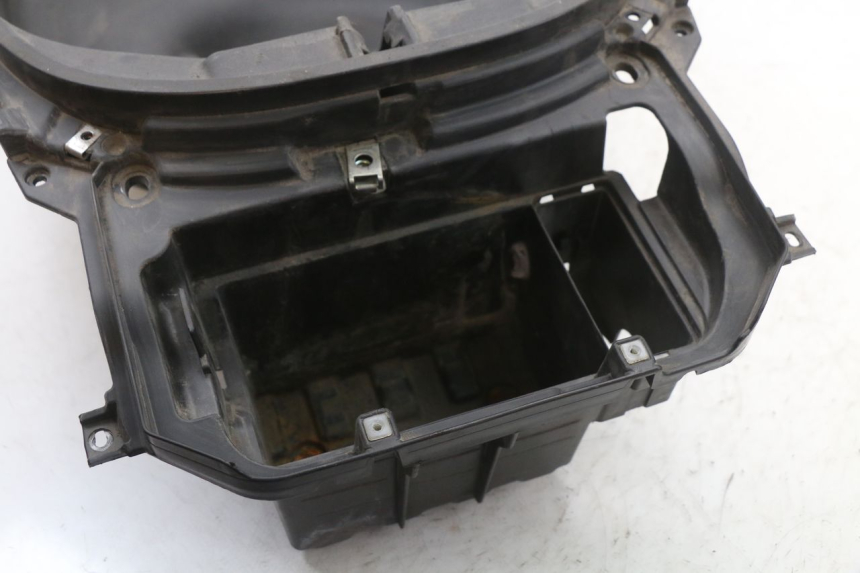photo de SEAT STORAGE BOX PIAGGIO X10 125 (2012 - 2017) - Component detail