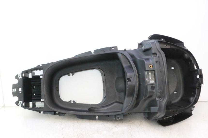 photo de UNDERSEAT STORAGE PIAGGIO X8 STREET 125 (2006 - 2007) - Main view