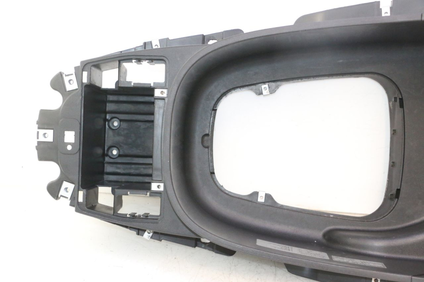 photo de UNDERSEAT STORAGE PIAGGIO X8 STREET 125 (2006 - 2007) - Component detail