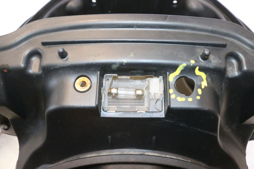 photo de UNDERSEAT STORAGE PIAGGIO X8 STREET 125 (2006 - 2007) - High-resolution close-up
