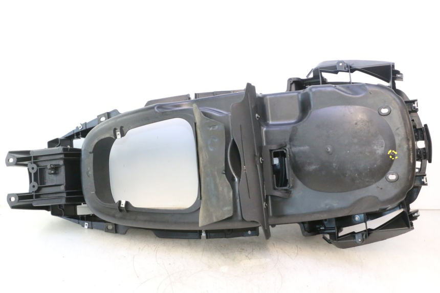 photo de UNDERSEAT STORAGE PIAGGIO X8 STREET 125 (2006 - 2007) - Technical close-up