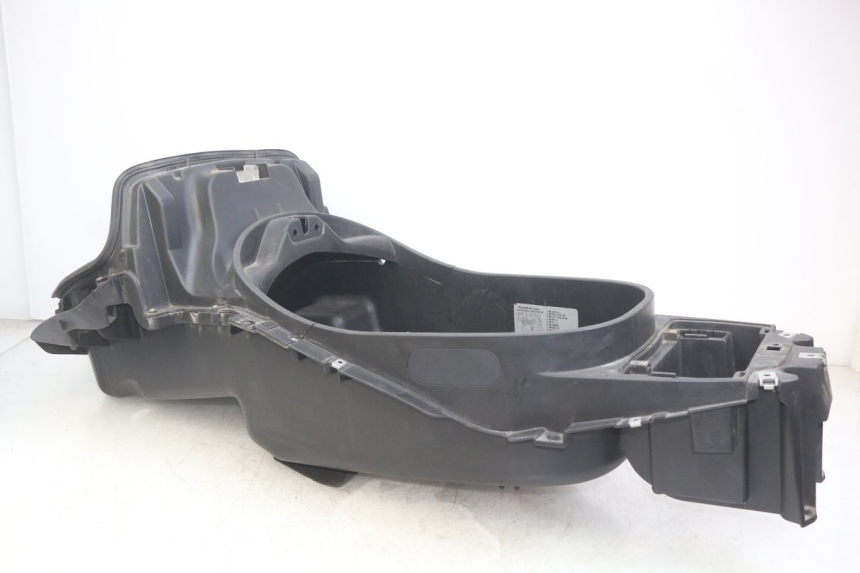 photo de SEAT STORAGE BOX PIAGGIO X8 125 (2004 - 2007) - Alternative perspective