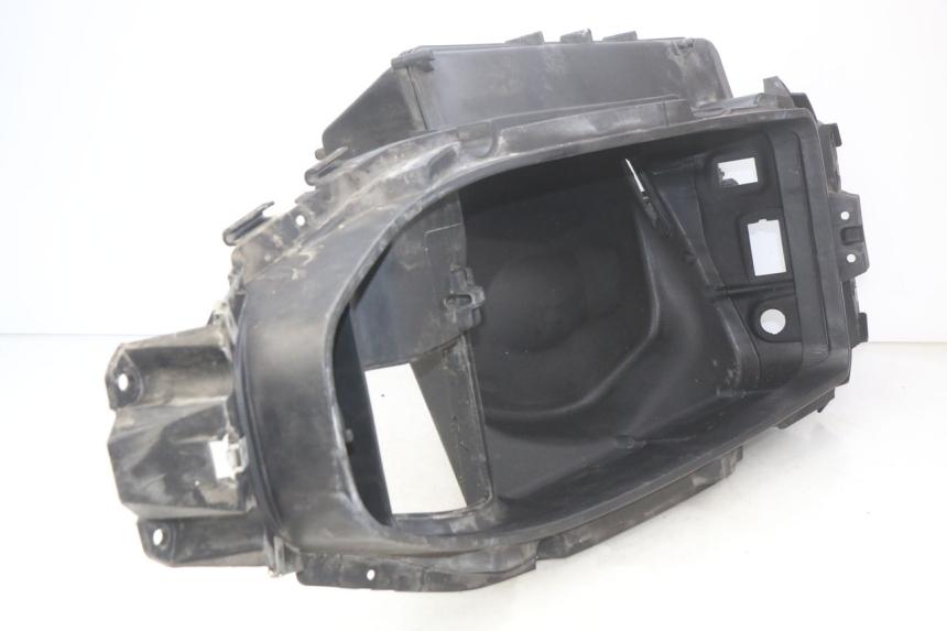 photo de SEAT STORAGE BOX PIAGGIO X9 EVOLUTION 250 (2003 - 2007) - Fixing points details