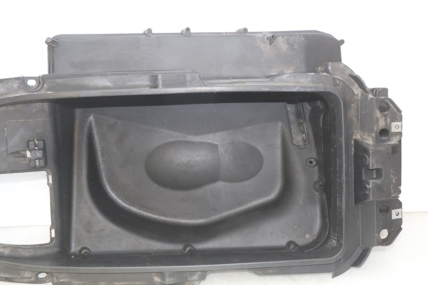 photo de SEAT STORAGE BOX PIAGGIO X9 EVOLUTION 250 (2003 - 2007) - Surface and material condition