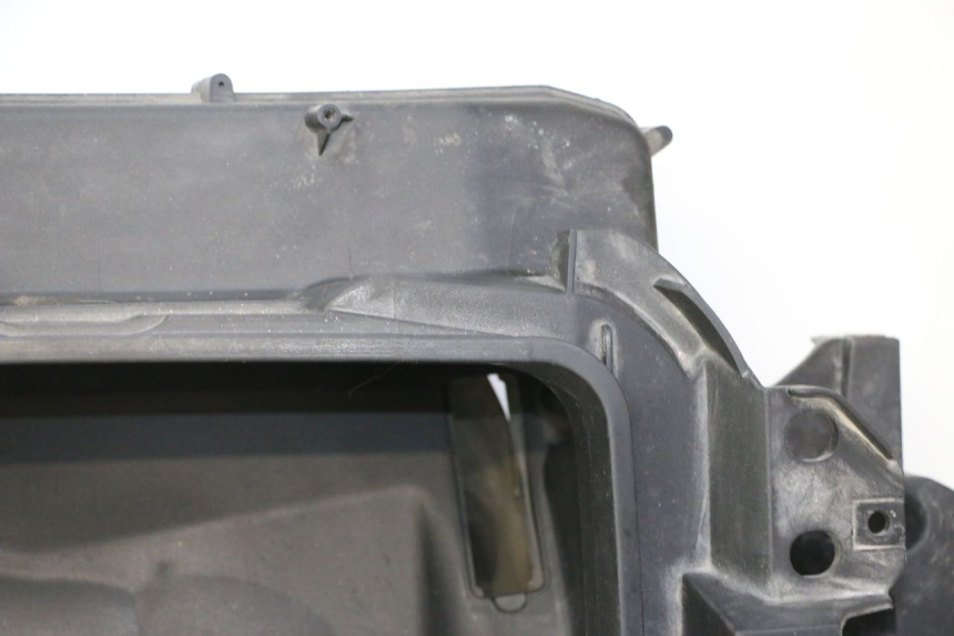 photo de UNDERSEAT STORAGE PIAGGIO X9 EVOLUTION 125 (2003 - 2007) - Component zoom