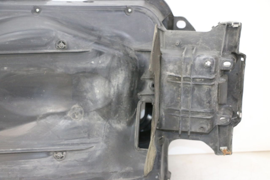 photo de UNDERSEAT STORAGE PIAGGIO X9 EVOLUTION 125 (2003 - 2007) - Checked used part