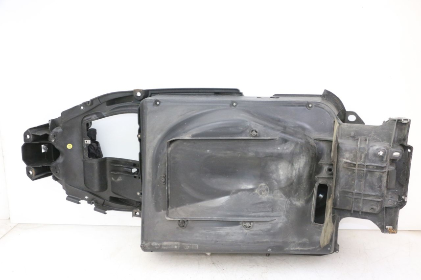 photo de UNDERSEAT STORAGE PIAGGIO X9 EVOLUTION 125 (2003 - 2007) - Markings and original references