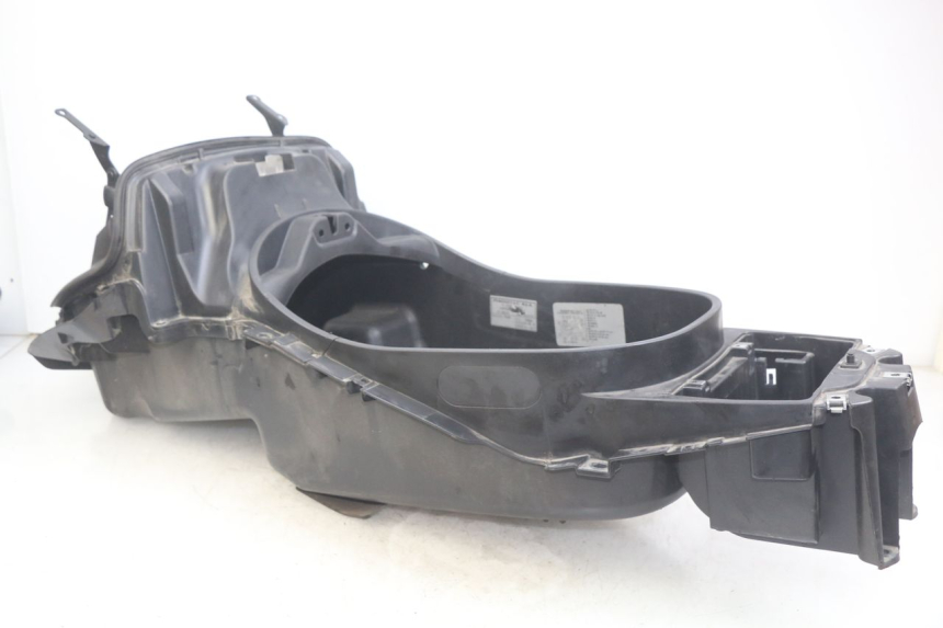 photo de SEAT STORAGE BOX PIAGGIO XEVO - X EVO 125 (2007 - 2017) - Zoom on usage condition