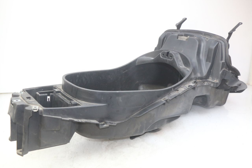 photo de SEAT STORAGE BOX PIAGGIO XEVO - X EVO 125 (2007 - 2017) - Alternative perspective